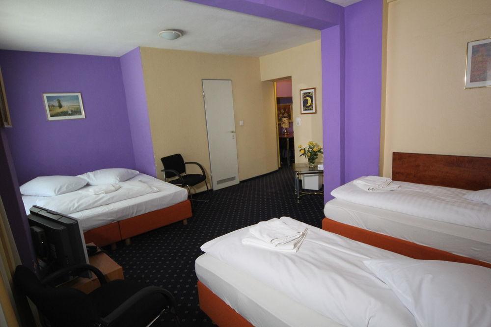 Carlton Hotel Francoforte sul Meno Esterno foto