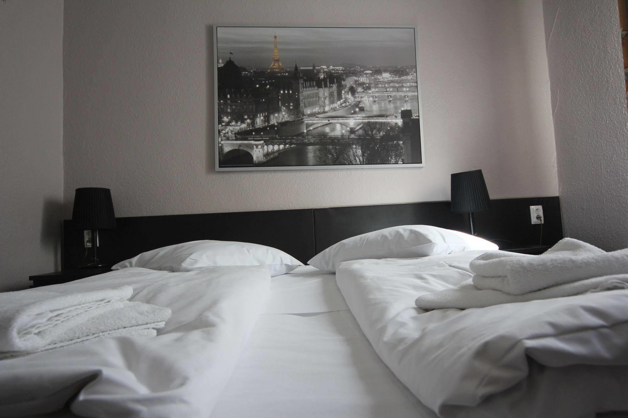 Carlton Hotel Francoforte sul Meno Esterno foto